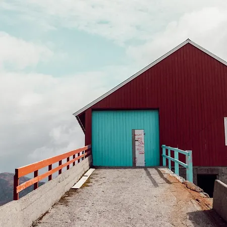 Large House With Ocean View At Ervik And Vestkapp